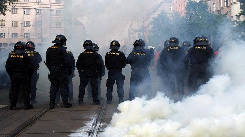 Uzavírky, psovodi, stovky policistů. Jak velké finále ovlivní život napříč Prahou?